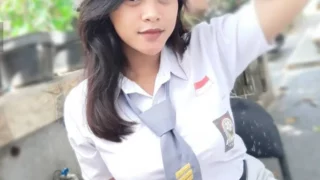 Top 7 Fenomena Viral Botol Sma di Indonesia in 2025 Viral Kiw Kiw Kontroversial dari Persaudaraan Seibu 10 Anjay Tiktok Trending Global Official